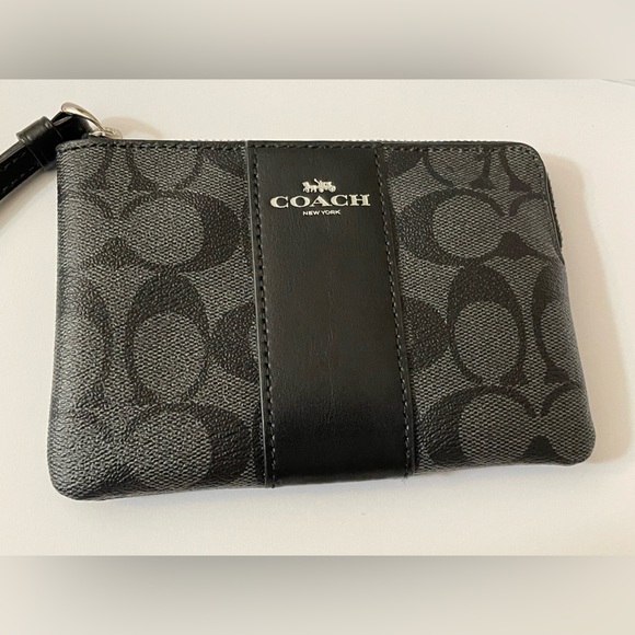 Coach Black Wristlet EUC - Picture 2 of 7